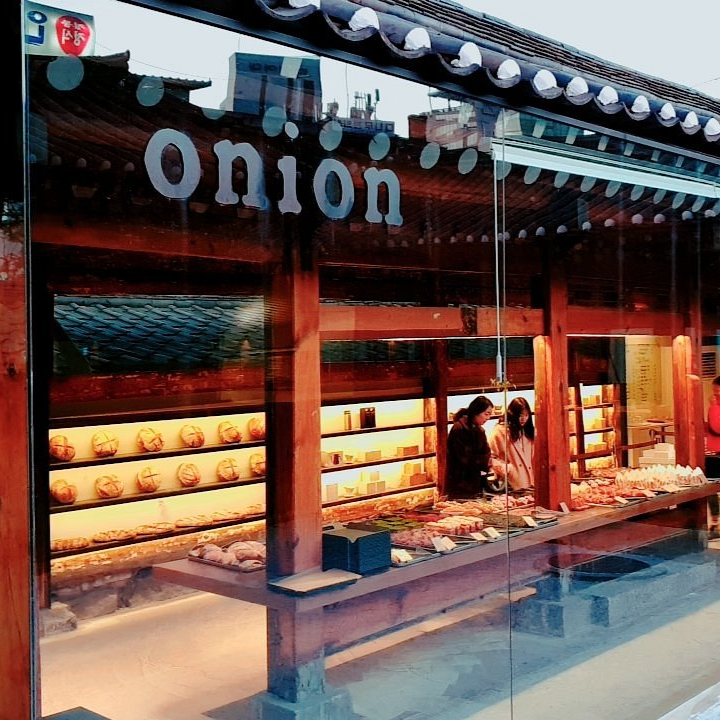 Cafe Onion Anguk